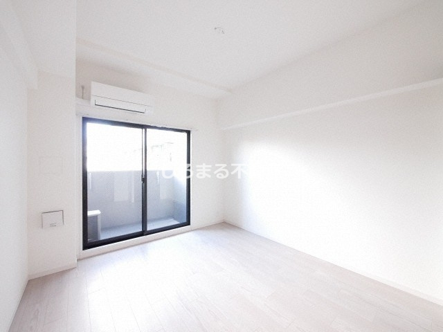 S-RESIDENCE天満Gracisの居間・リビング