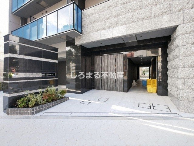 S-RESIDENCE天満Gracisのエントランス