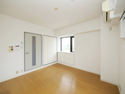 【居間・リビング】 | おおきに北梅田サニーアパートメント