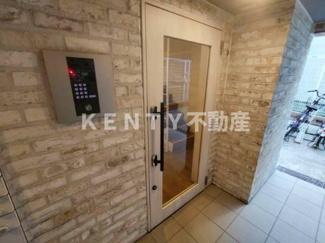 【エントランス】 | 建物の内部です