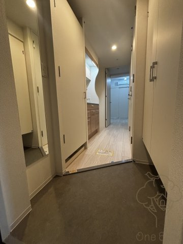 セレニテ東梅田アリエの玄関