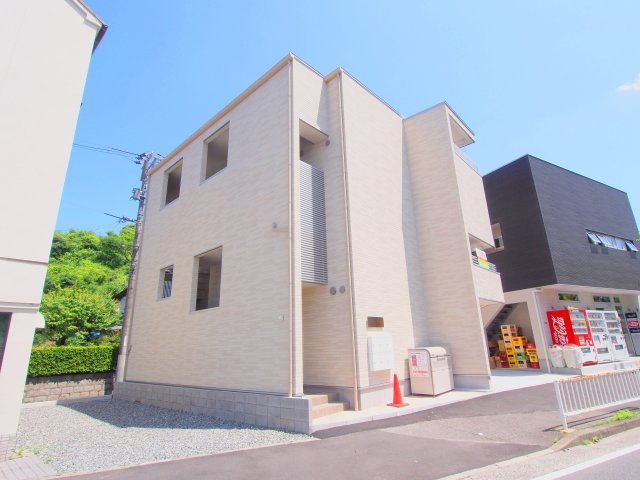 Precious Court（プレシャスコート）