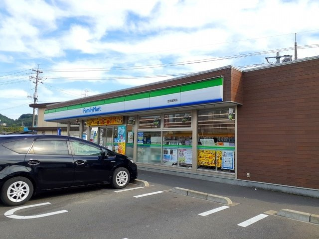 エレガントＢの周辺|ファミリーマート笠岡富岡店まで350m