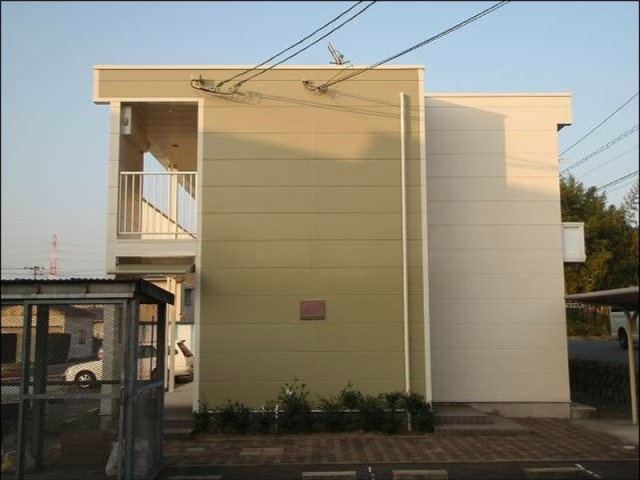レオパレスこばなの外観