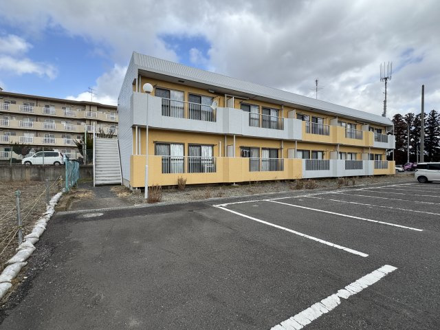 想定年間賃料837.6万　想定利回り9.85％　軽量鉄骨造アパートの外観