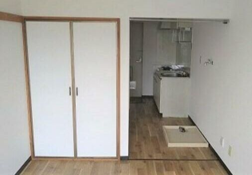 アーバンライフの寝室|お掃除がしやすいフローリングのお部屋♪(同一仕様写真)