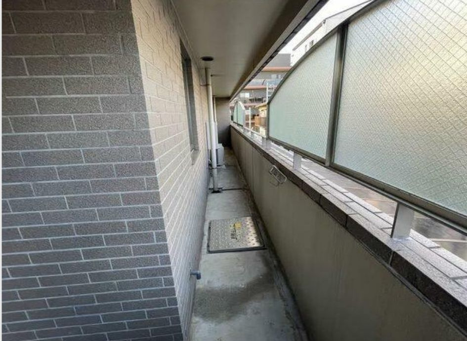 パルテールＩＷＡＳＡＫＩ(パルテールイワサキ)のバルコニー