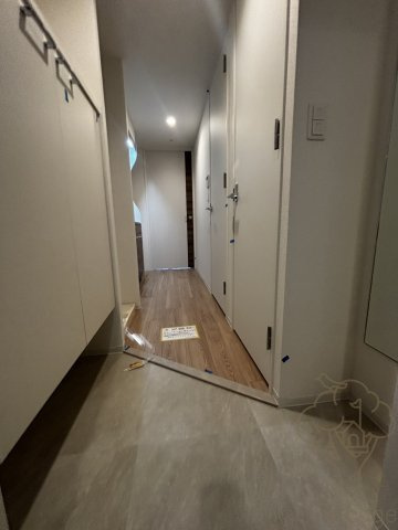 セレニテ東梅田アリエの玄関
