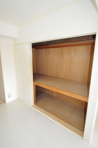 大阪市都島区高倉町１丁目の賃貸マンションの収納