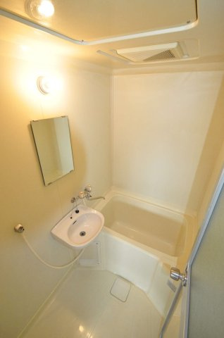 大阪市都島区高倉町１丁目の賃貸マンションの洗面所