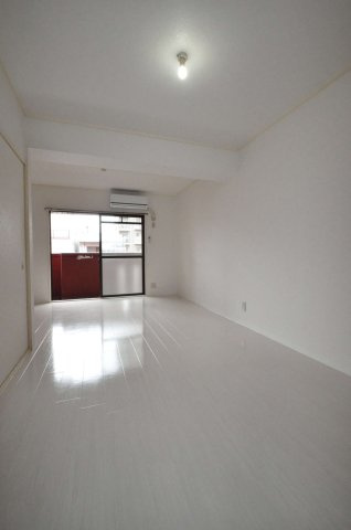 大阪市都島区高倉町１丁目の賃貸マンションの居間・リビング