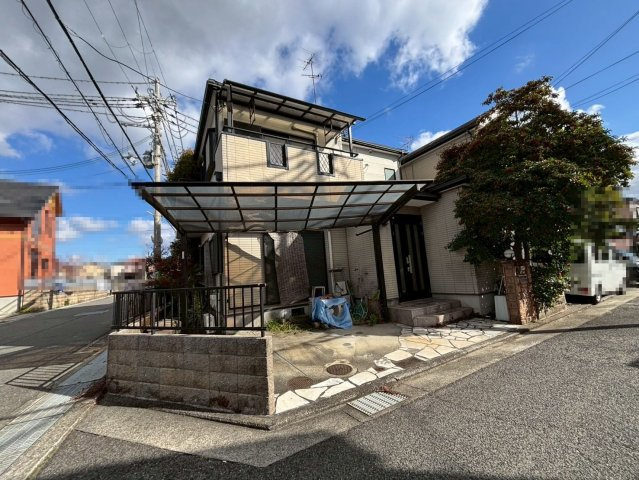 池田下町　中古戸建の駐車場|ミニストップまで約441ｍ！ちょっとしたお買い物に便利ですね！