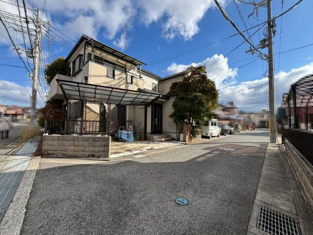 池田下町　中古戸建の前面道路含む現地写真|ＬＤＫ約１４帖！ゆとりあるリビングに家族の時間も増えますね！