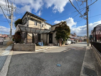 【前面道路含む現地写真】 | 池田下町　中古戸建 | ＬＤＫ約１４帖！ゆとりあるリビングに家族の時間も増えますね！