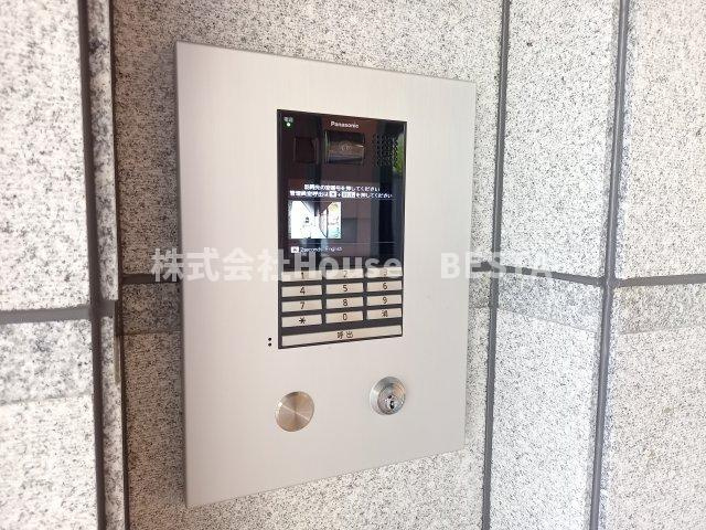 エステムコート神戸湊町のエントランス