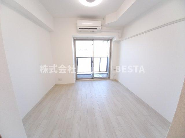 エステムコート神戸湊町の洋室