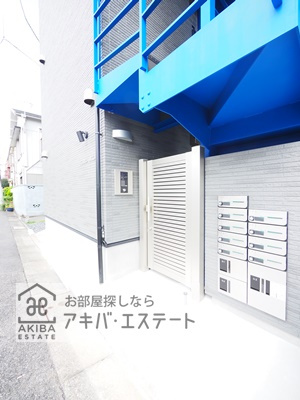 【エントランス】 | エスカリエ・ブルー