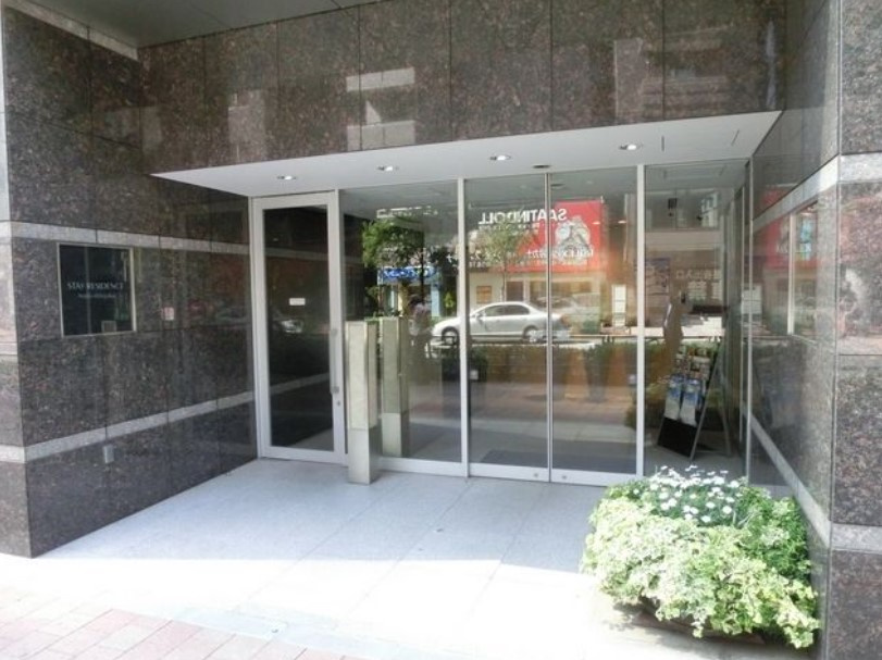 ステイレジデンス西新宿のエントランス