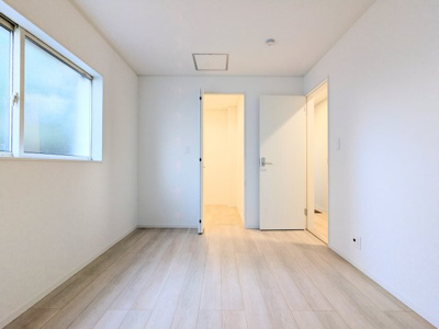 【寝室】 | 葛飾区東堀切２丁目の新築戸建 | ～サービスルーム付きの主寝室写真～