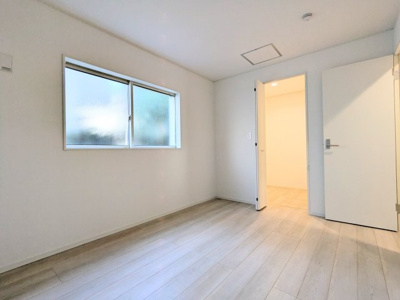 【寝室】 | 葛飾区東堀切２丁目の新築戸建 | ～サービスルーム付きの主寝室写真～