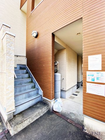 エステート亀島のエントランス