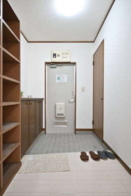 【玄関】 | ルミナス東浦和 | ※家具・小物はイメージです