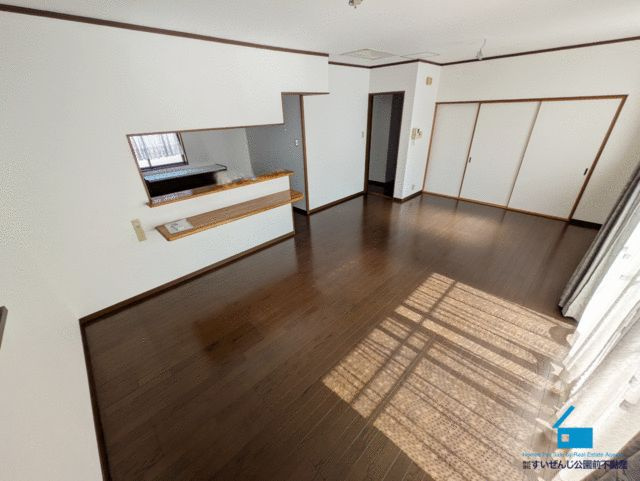 水前寺公園貸家の居間・リビング