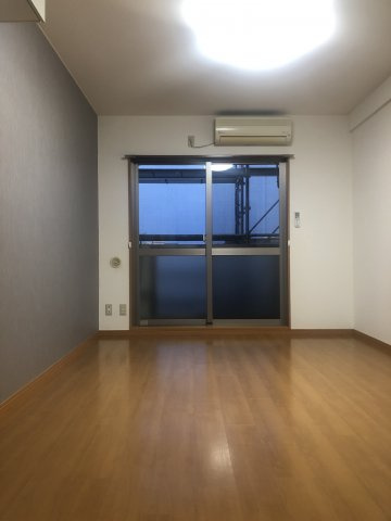 調布市多摩川３丁目の賃貸マンションの居間・リビング