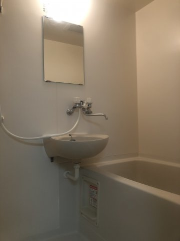 調布市多摩川３丁目の賃貸マンションの浴室