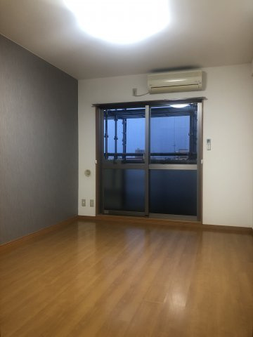 調布市多摩川３丁目の賃貸マンションの居間・リビング