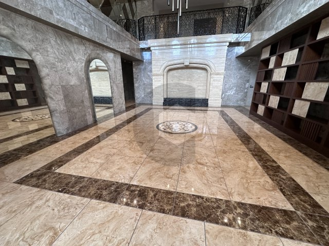 PHOENIX Clove Tomoiのロビー