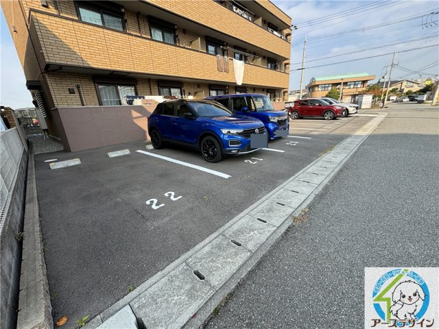 シャルム　ソフィアの駐車場