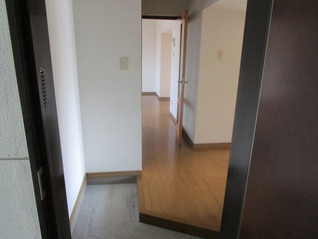 パルヴィレッジ四軒町のエントランス
