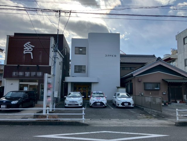 コクドビルの外観