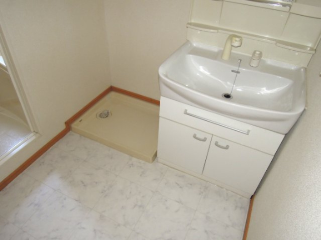 フランガーデンの独立洗面台|洗面化粧台、洗濯機置き場