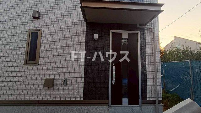 ヒルサイド　Ａ棟の玄関