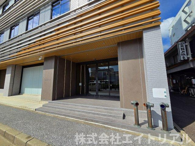 矢作豊田ビルのエントランス