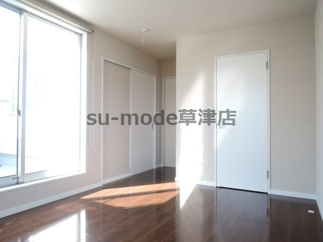 【寝室】 | 今宿2丁目戸建 | 広くて明るい寝室