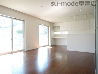 【居間・リビング】 | 今宿2丁目戸建 | おしゃれな居間です