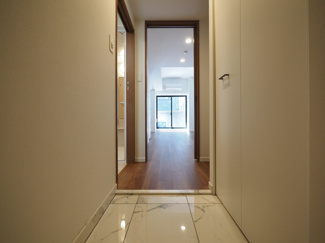 【玄関】 | S-RESIDENCE松屋町asence | きれいな玄関です