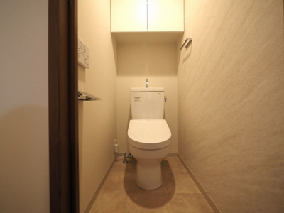 【トイレ】 | S-RESIDENCE松屋町asence | 落ち着いた色調のトイレです