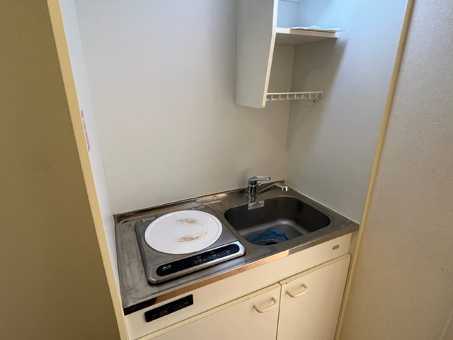 府中市朝日町２丁目のアパートのキッチン