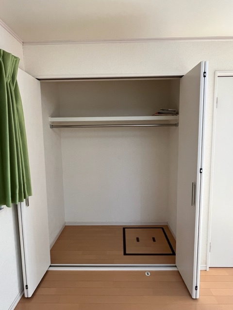 府中市朝日町２丁目のアパートの収納