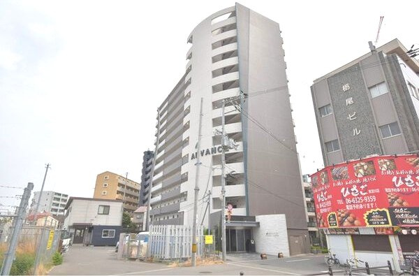 アドバンス新大阪ラシュレの外観