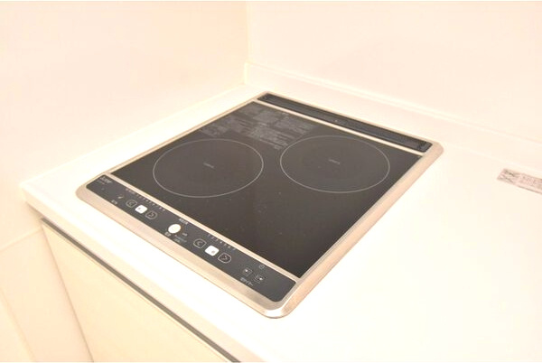 アドバンス新大阪ラシュレのキッチン