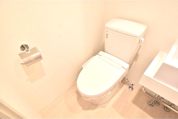 アドバンス新大阪ラシュレのトイレ