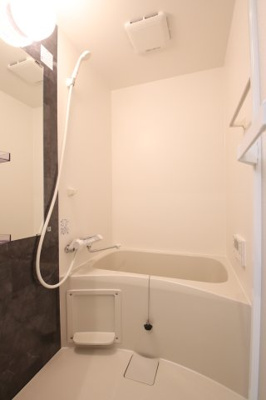 【浴室】 | East Garage Place