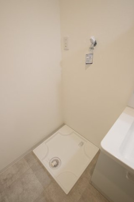 【設備】 | East Garage Place | 室内洗濯機置場