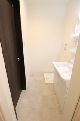 【洗面所】 | East Garage Place