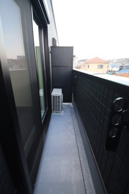 【バルコニー】 | East Garage Place